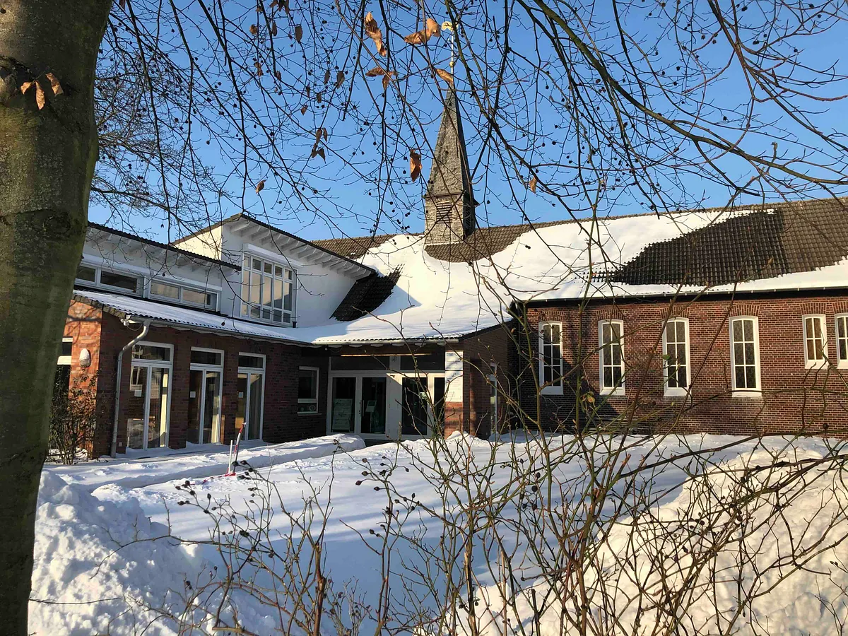 Weihnachtsstern über der Christuskirche